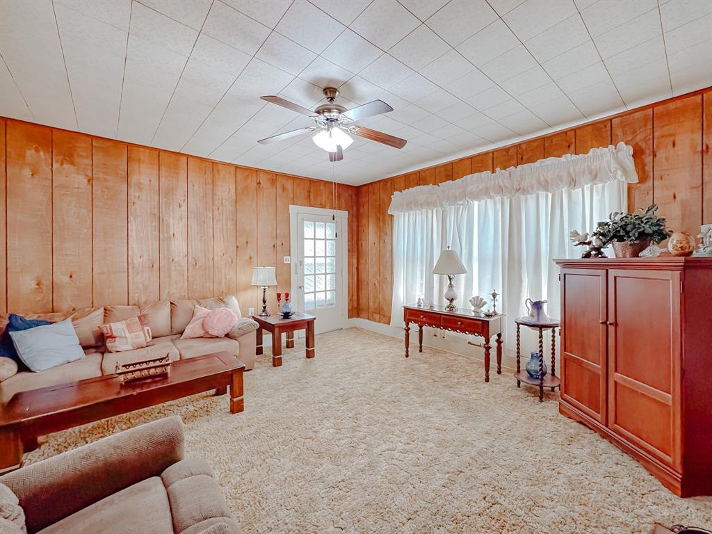 512 Southwest 2nd Street Kerens, TX 75144 - Photo 5 of 26