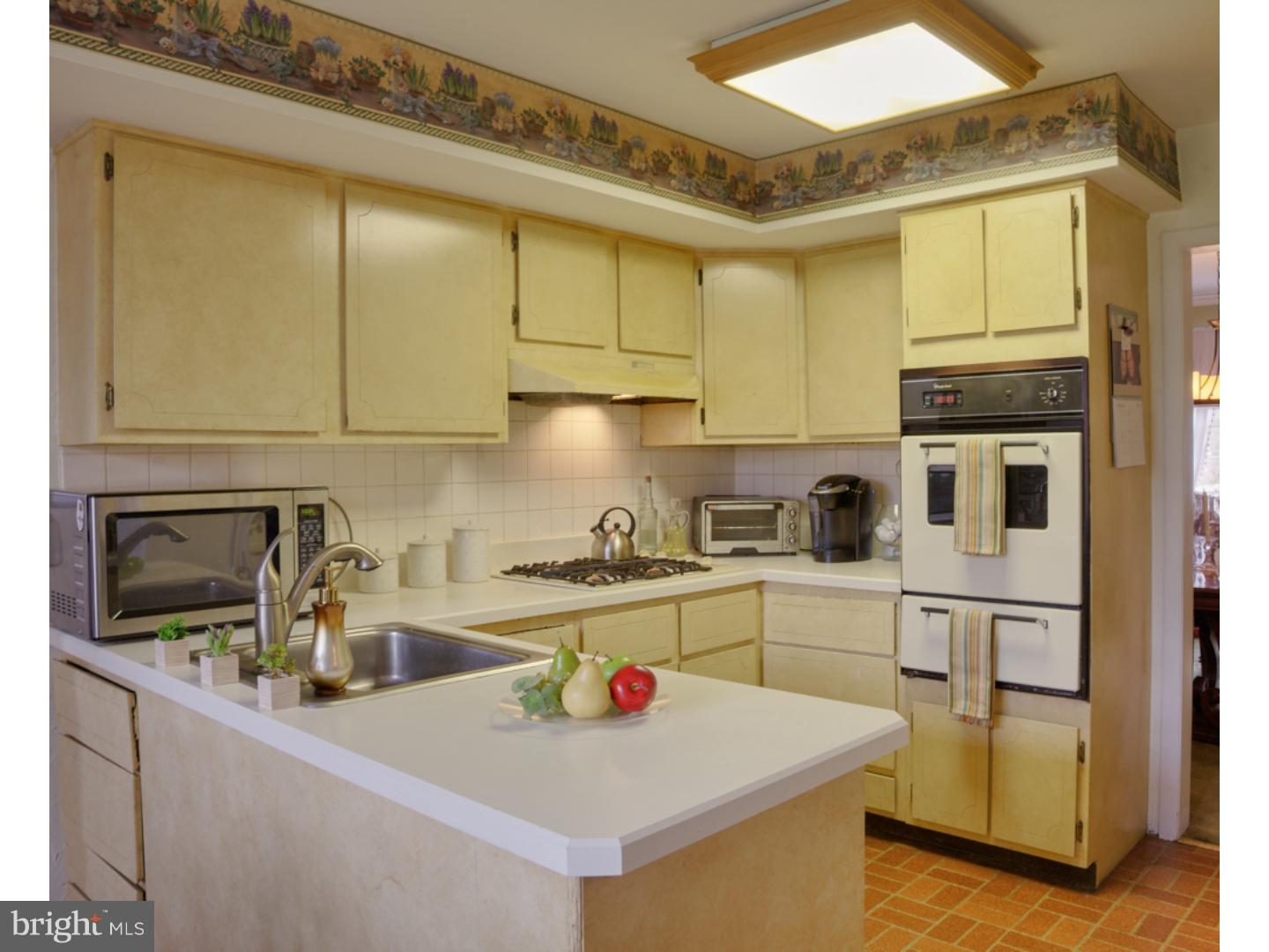 1170 Meadowbrook Road Southampton, PA 18966 - Photo 12 of 25 Kitchen