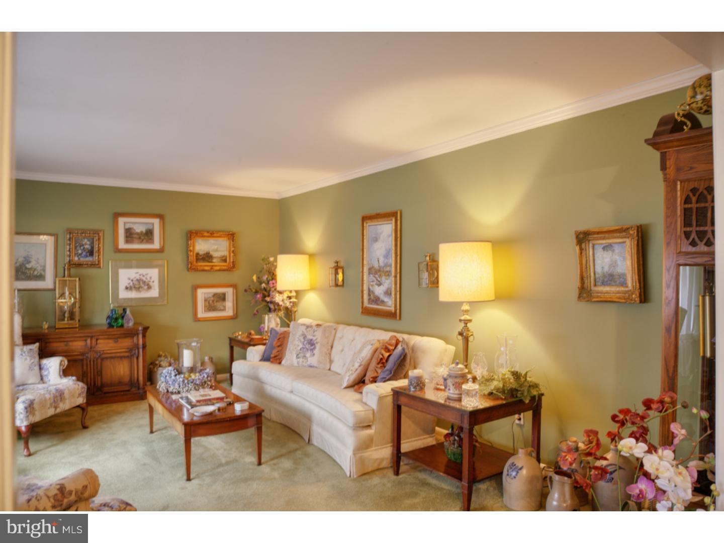 1170 Meadowbrook Road Southampton, PA 18966 - Photo 5 of 25 Living Room
