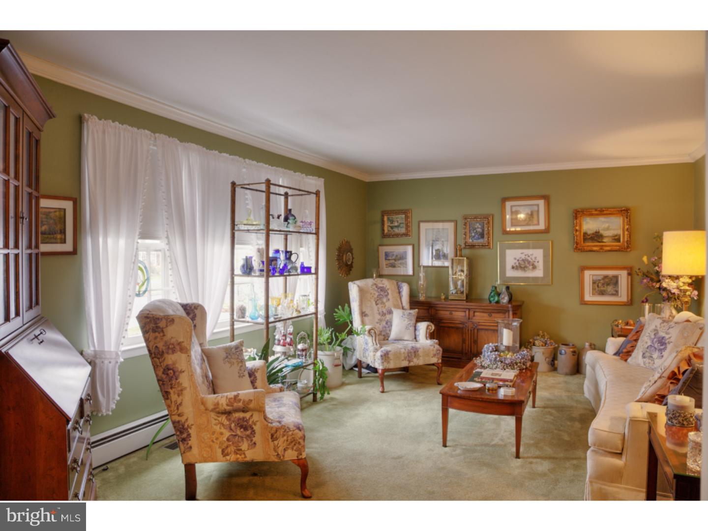 1170 Meadowbrook Road Southampton, PA 18966 - Photo 6 of 25 Living Room