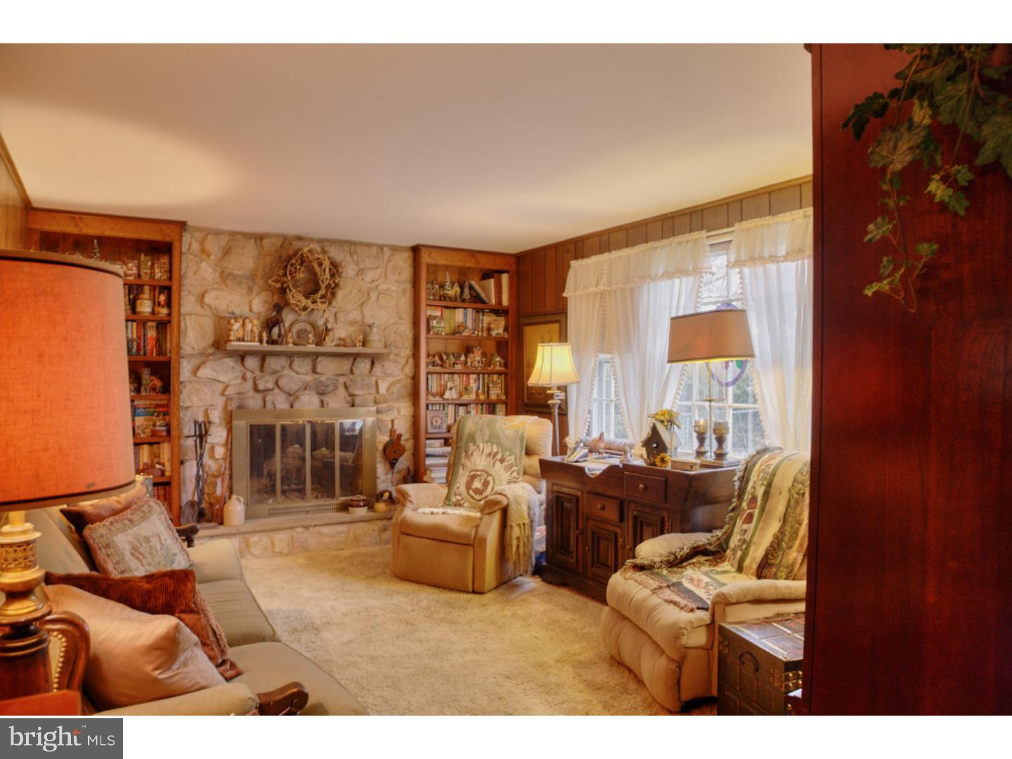 1170 Meadowbrook Road Southampton, PA 18966 - Photo 9 of 25 Family Room