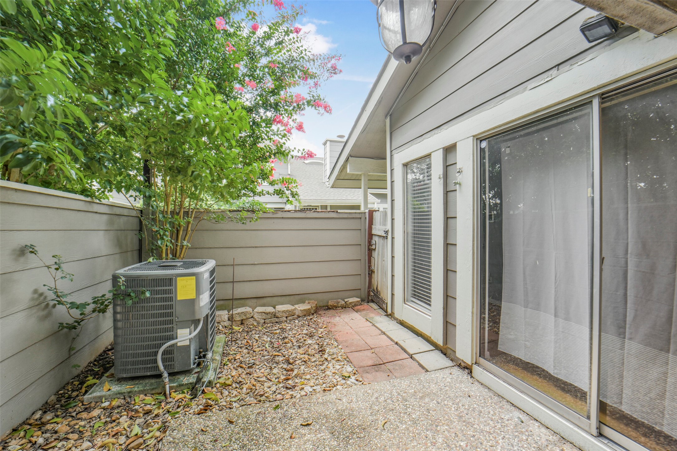 6333 Shadow Tree Drive Houston, TX 77035 - Photo 34 of 36