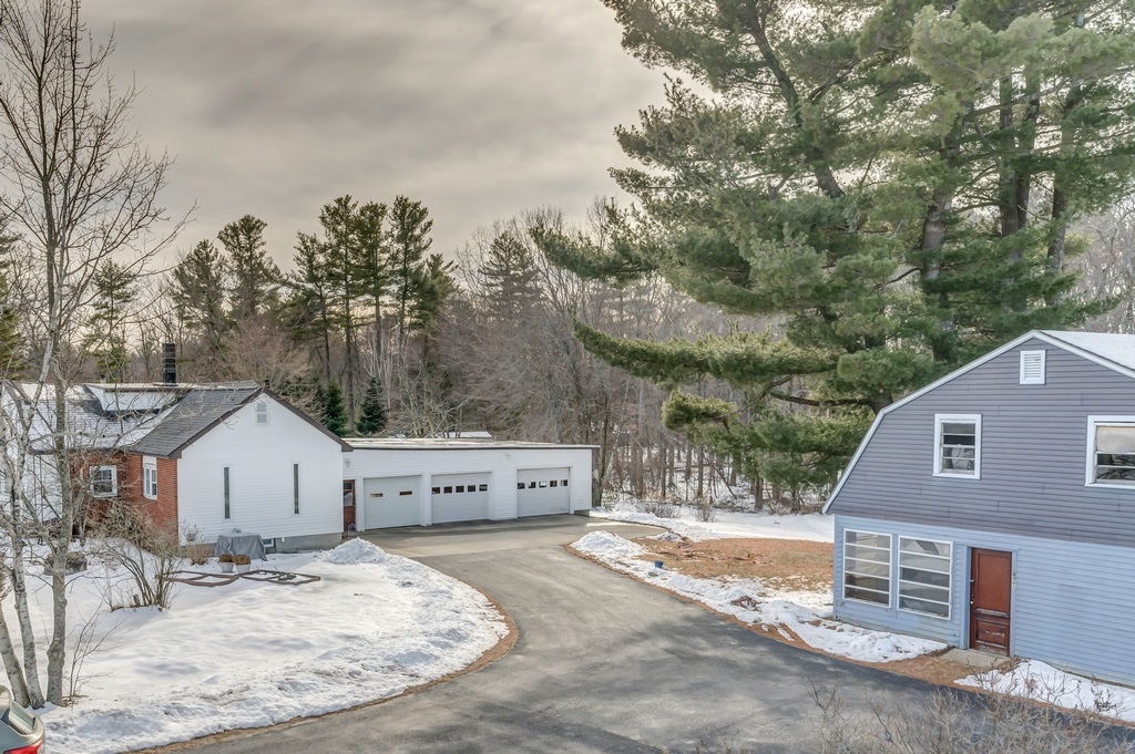809 South Mammoth Road Manchester, NH 03103 - Photo 1 of 40