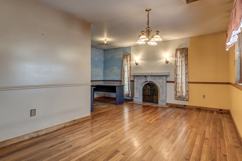 809 South Mammoth Road Manchester, NH 03103 - Photo 13 of 40