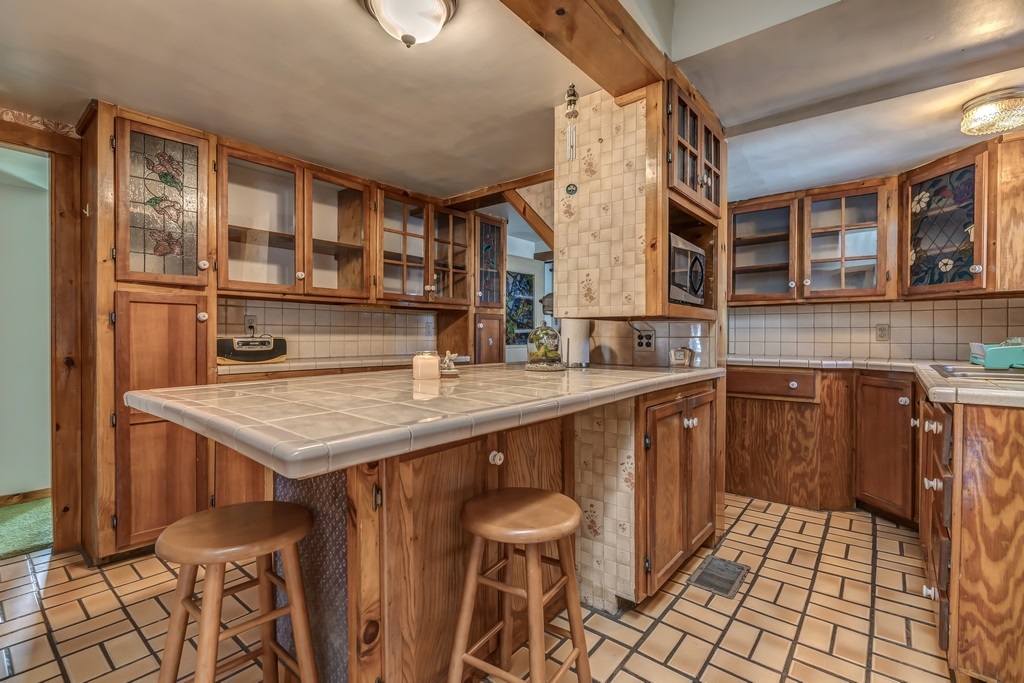 809 South Mammoth Road Manchester, NH 03103 - Photo 14 of 40