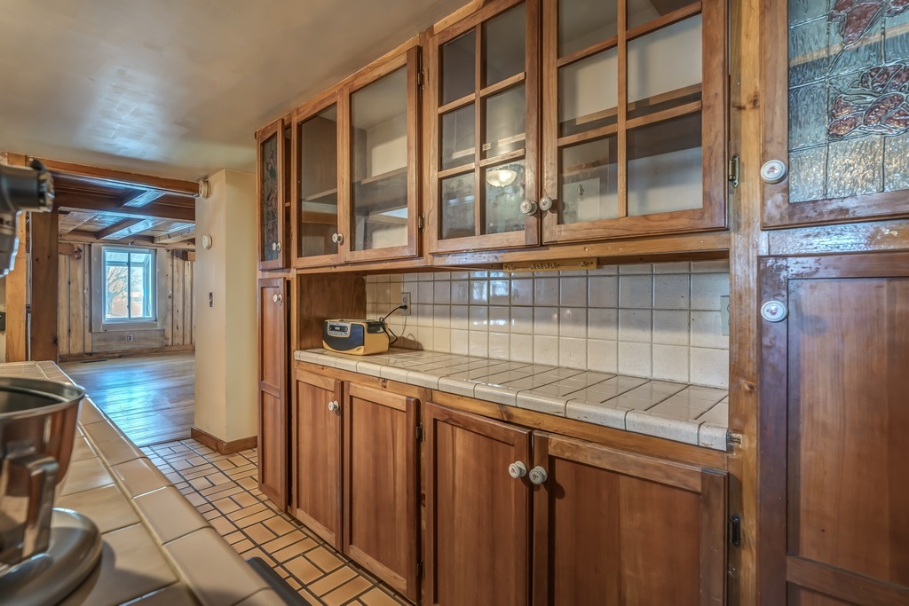 809 South Mammoth Road Manchester, NH 03103 - Photo 15 of 40