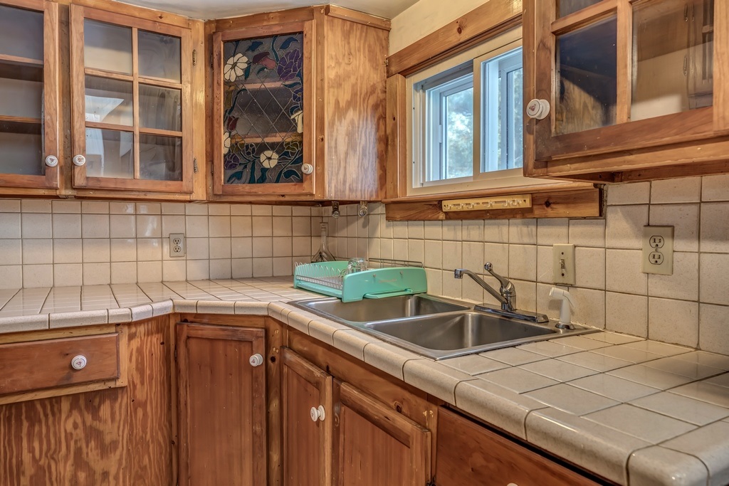 809 South Mammoth Road Manchester, NH 03103 - Photo 17 of 40