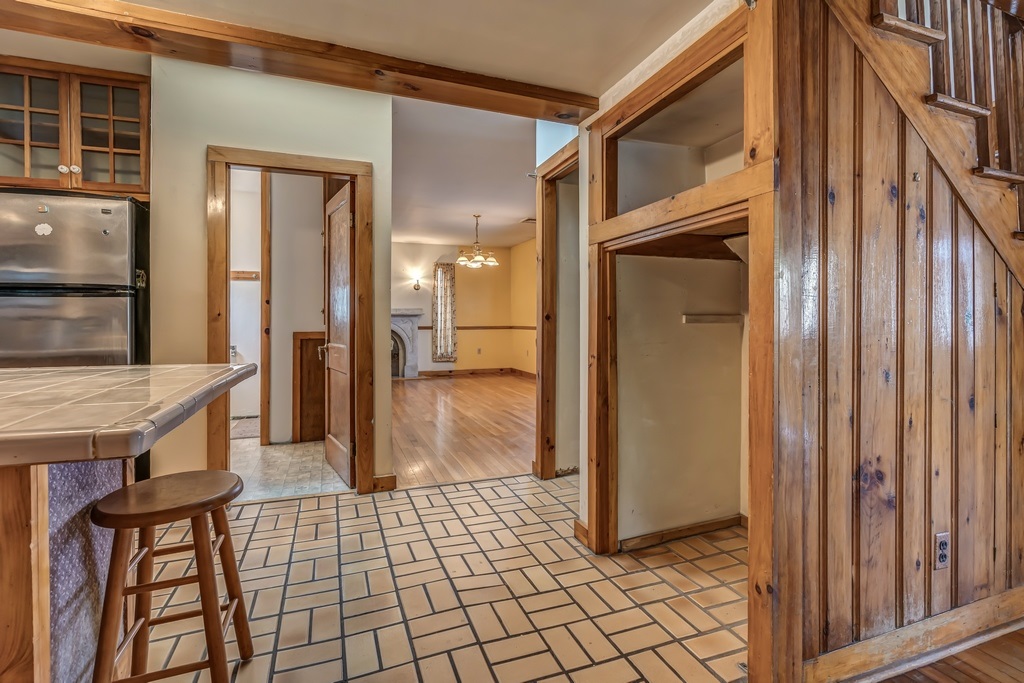 809 South Mammoth Road Manchester, NH 03103 - Photo 19 of 40