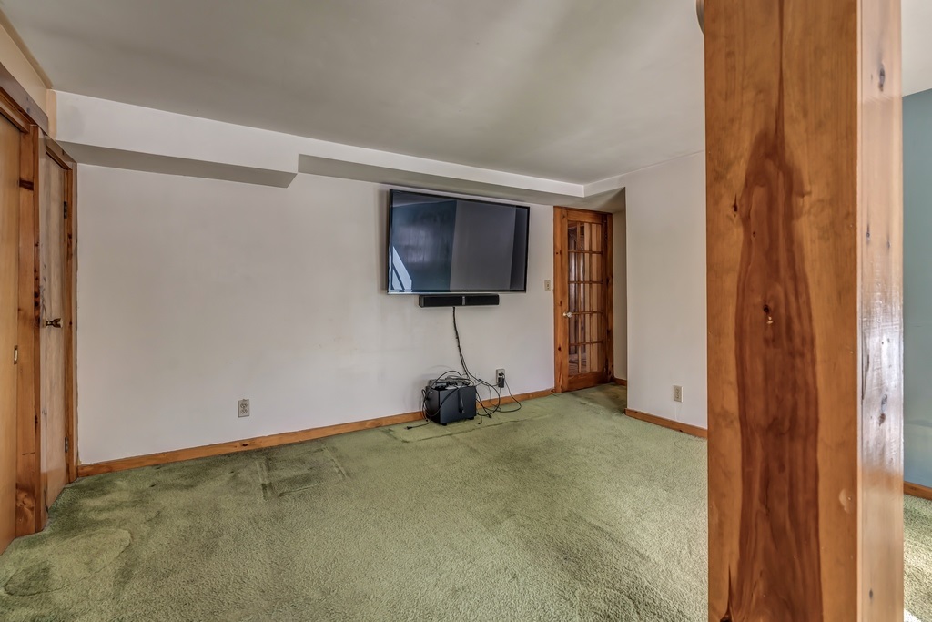 809 South Mammoth Road Manchester, NH 03103 - Photo 20 of 40