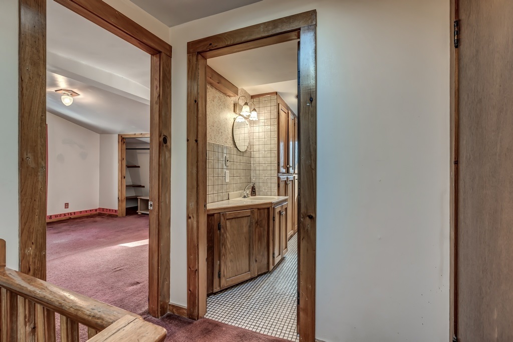 809 South Mammoth Road Manchester, NH 03103 - Photo 28 of 40