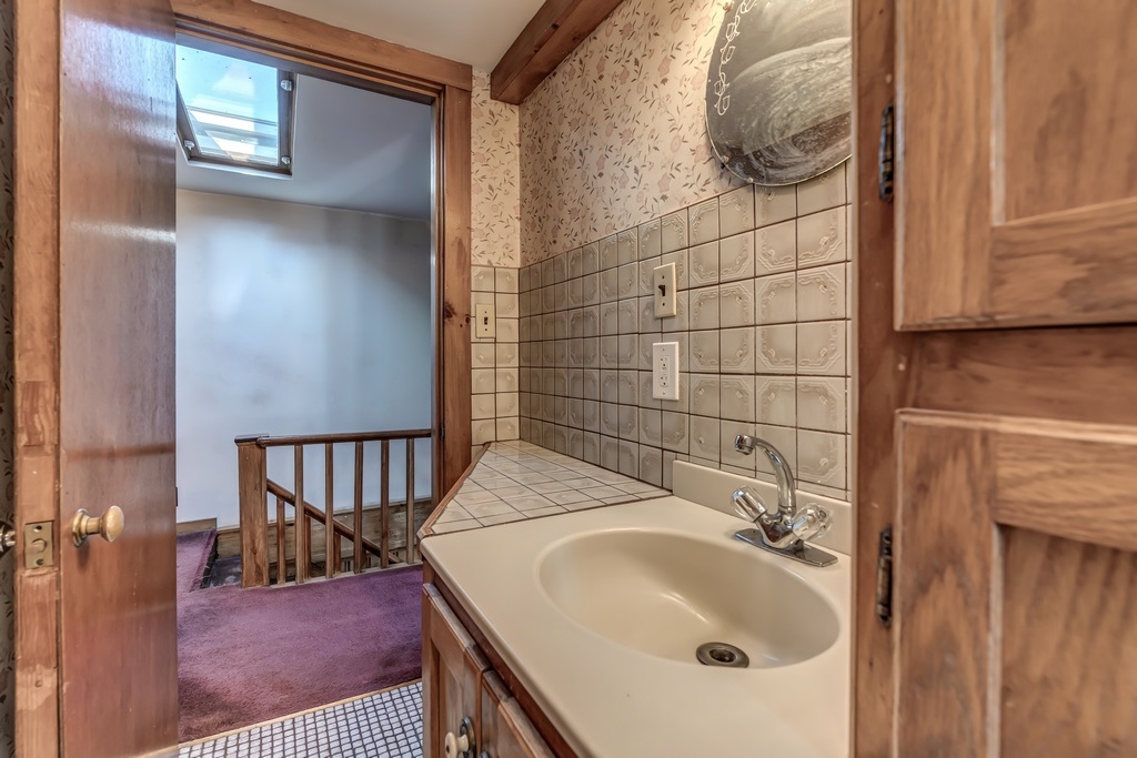 809 South Mammoth Road Manchester, NH 03103 - Photo 30 of 40