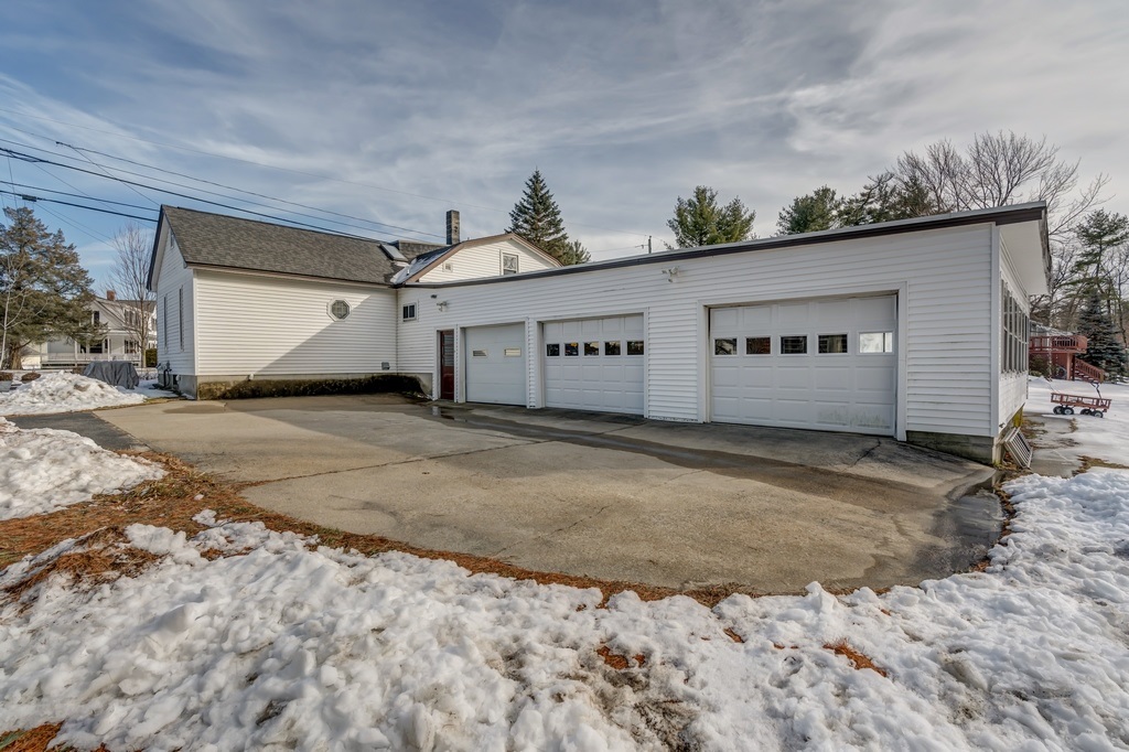 809 South Mammoth Road Manchester, NH 03103 - Photo 33 of 40