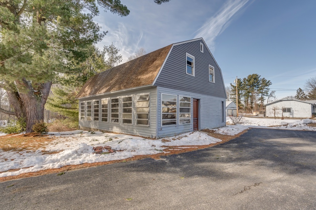 809 South Mammoth Road Manchester, NH 03103 - Photo 34 of 40