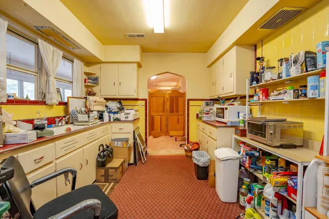 a very nice looking room with many windows