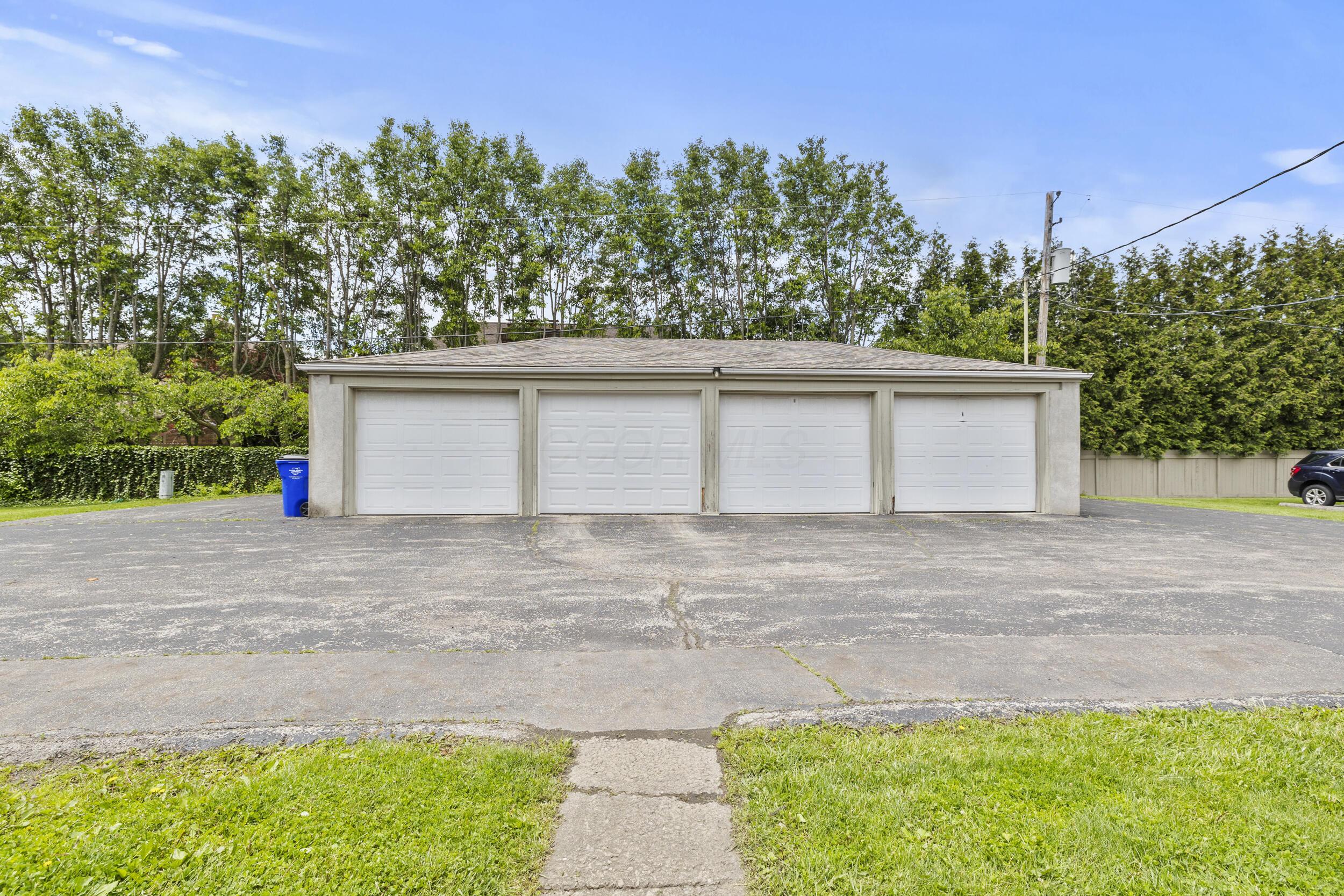 4865-4873 Dierker Road Columbus, OH 43220 - Photo 9 of 41 4x3a7256