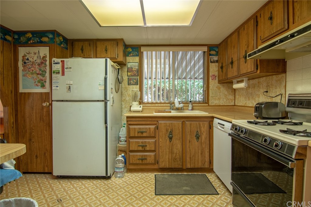 17701 Avalon Carson Ca, Unit 15 Carson, CA 90746 - Photo 17 of 50