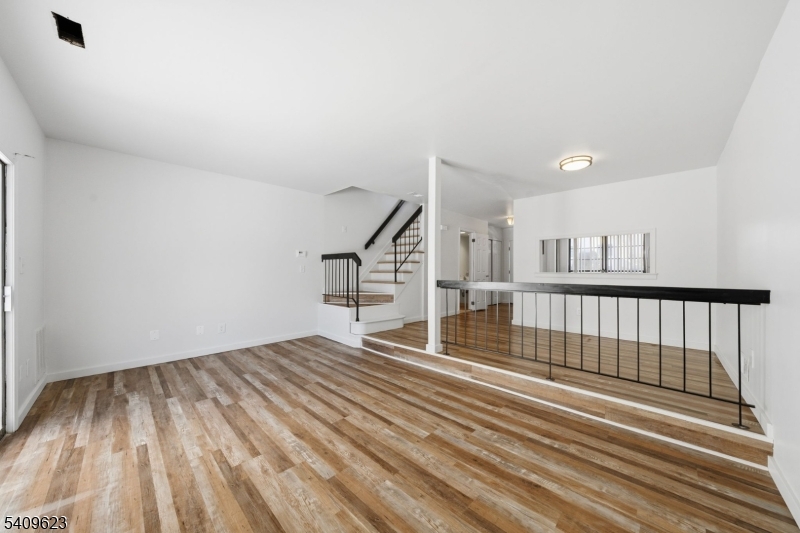 303 Maplecrest Road Edison, NJ 08820 - Photo 11 of 45