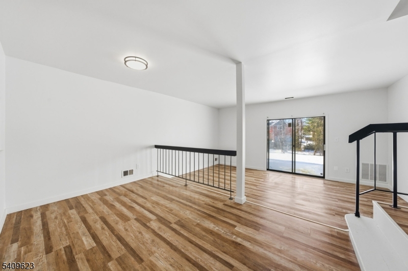 303 Maplecrest Road Edison, NJ 08820 - Photo 13 of 45