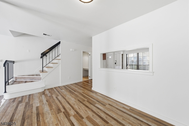 303 Maplecrest Road Edison, NJ 08820 - Photo 15 of 45