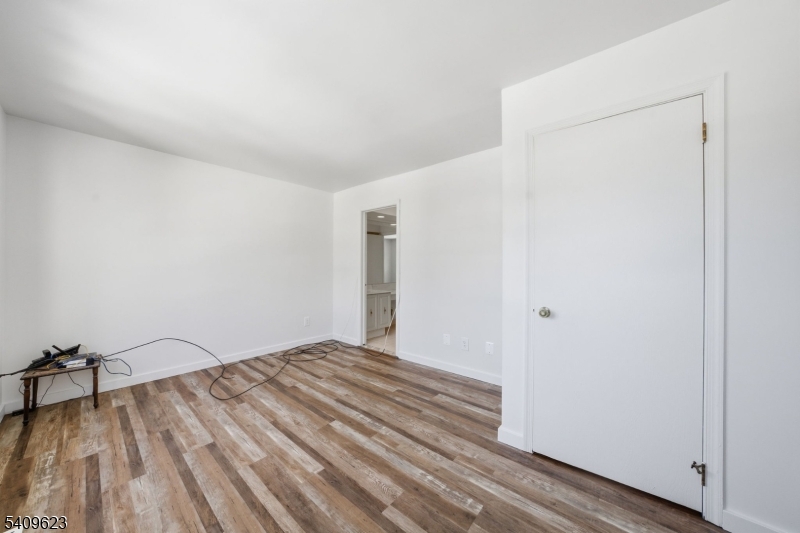 303 Maplecrest Road Edison, NJ 08820 - Photo 19 of 45