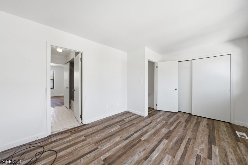 303 Maplecrest Road Edison, NJ 08820 - Photo 20 of 45