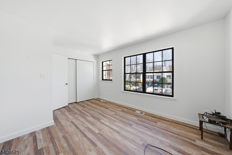 303 Maplecrest Road Edison, NJ 08820 - Photo 21 of 45