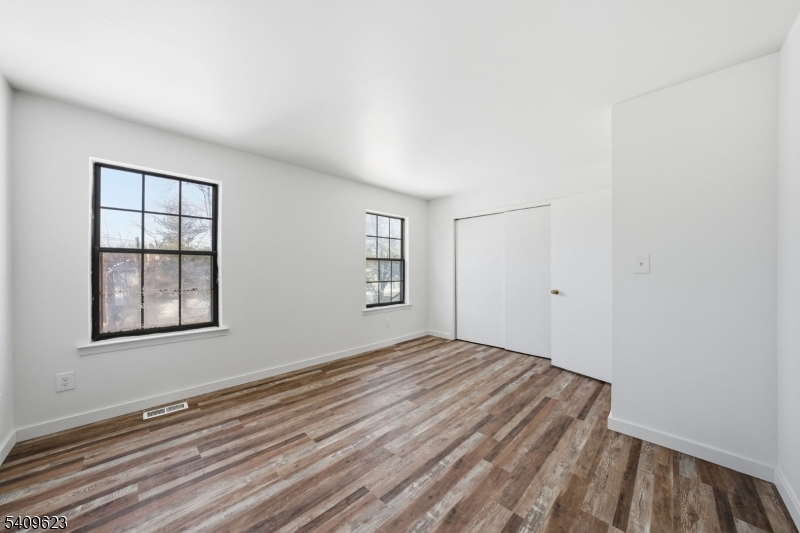 303 Maplecrest Road Edison, NJ 08820 - Photo 26 of 45