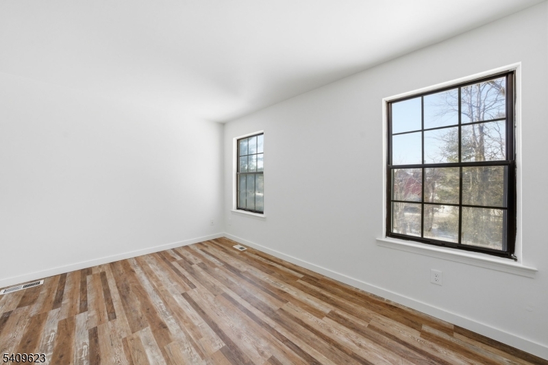 303 Maplecrest Road Edison, NJ 08820 - Photo 29 of 45