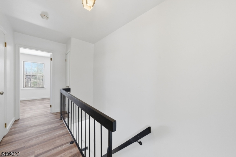 303 Maplecrest Road Edison, NJ 08820 - Photo 31 of 45