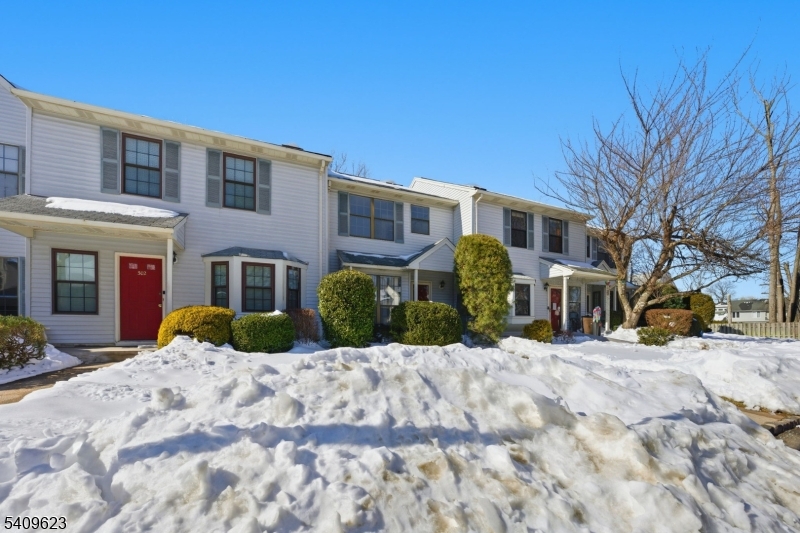 303 Maplecrest Road Edison, NJ 08820 - Photo 4 of 45