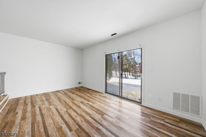 303 Maplecrest Road Edison, NJ 08820 - Photo 9 of 45