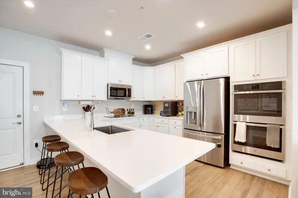 $585,000 | 4614 Olivine Drive, Unit 85, Chantilly, VA 20151