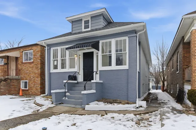 $279,900 | 1207 Lakeview Avenue, Whiting, IN 46394