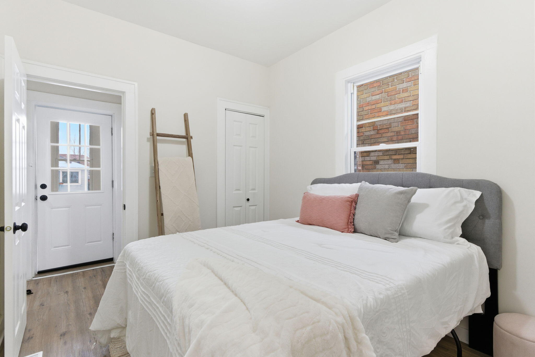 1207 Lakeview Avenue Whiting, IN 46394 - Photo 11 of 21 2048x1367