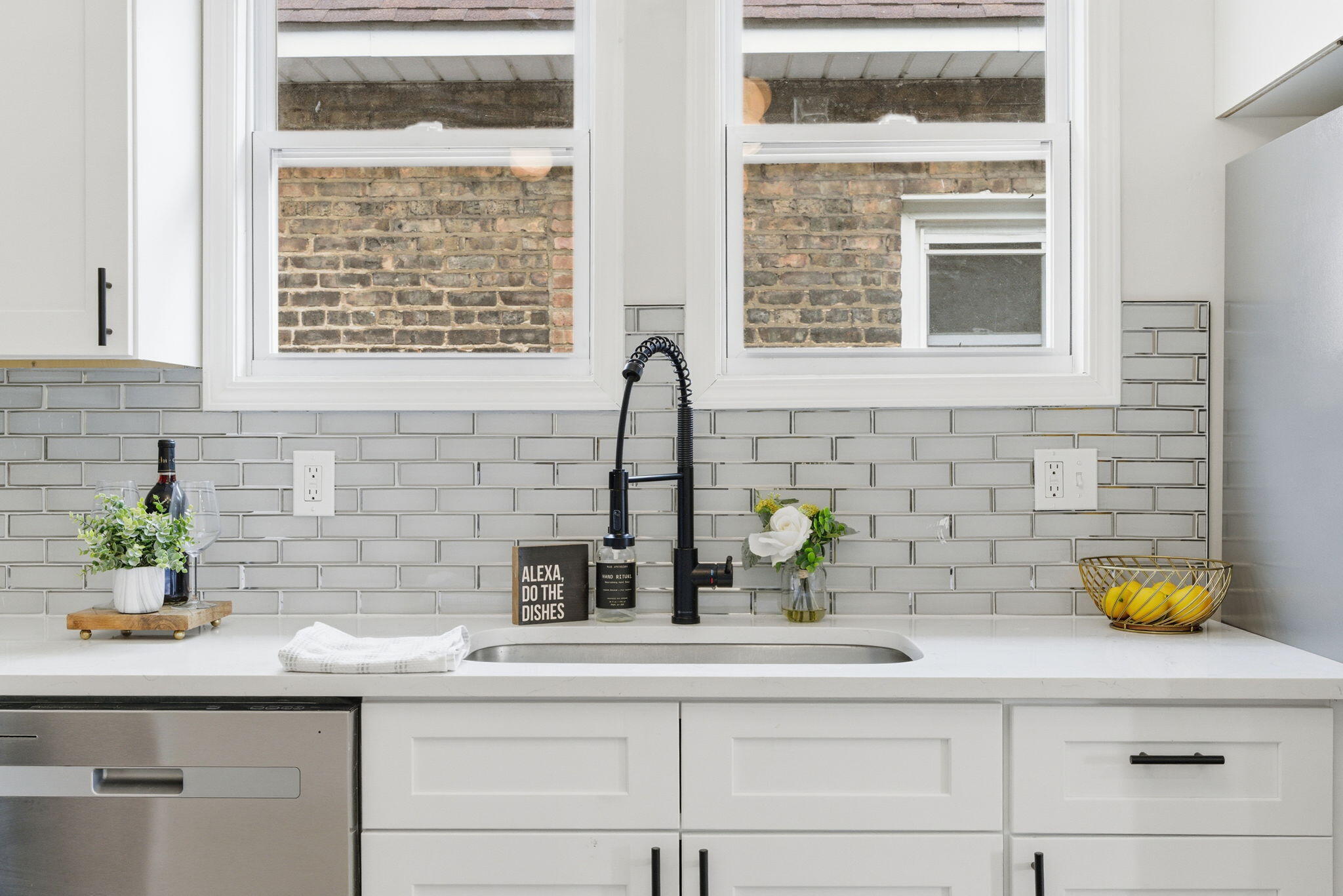 1207 Lakeview Avenue Whiting, IN 46394 - Photo 7 of 21 2048x1367