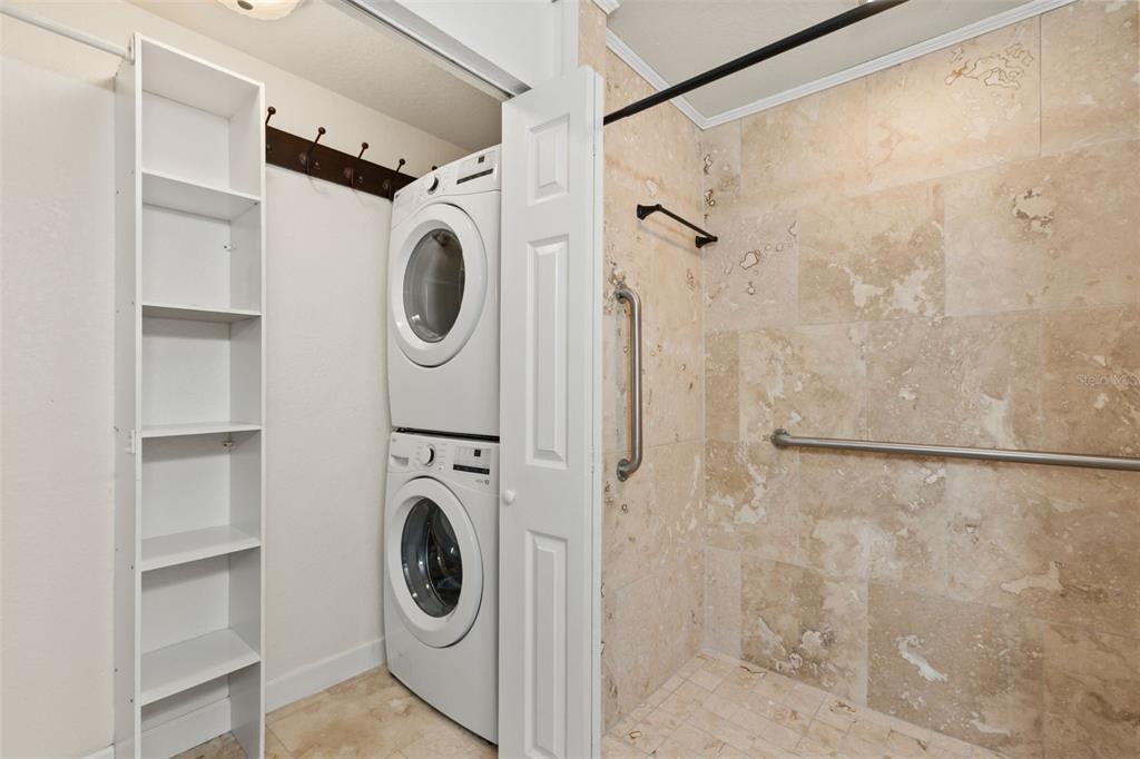 2462 Fort Lane Road Geneva, FL 32732 - Photo 15 of 31 a utility room with sink dryer and washer