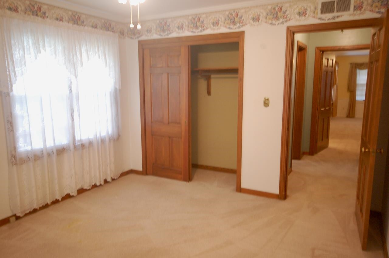 605 South Trenton Street Rutherford, TN 38369 - Photo 15 of 39 a view of an empty room with a window