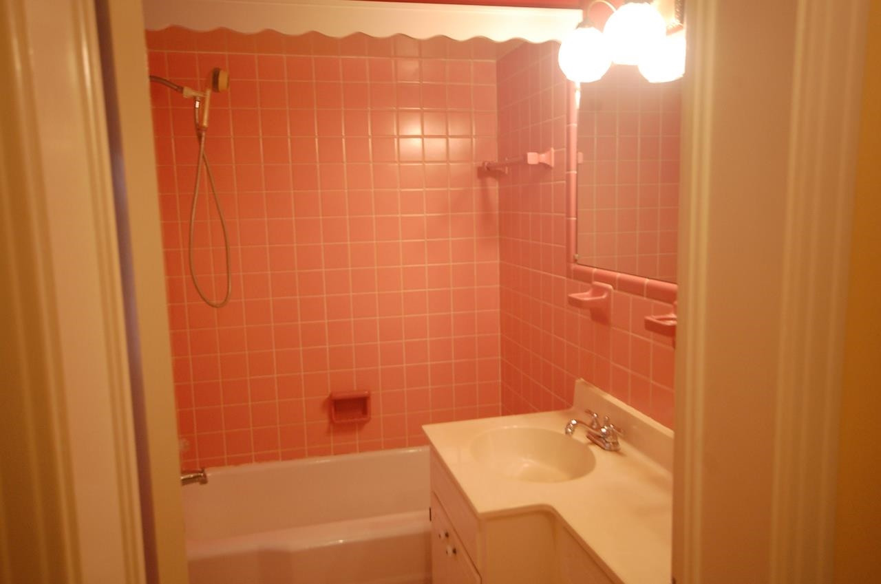 605 South Trenton Street Rutherford, TN 38369 - Photo 18 of 39 a bathroom with a sink and a shower curtain