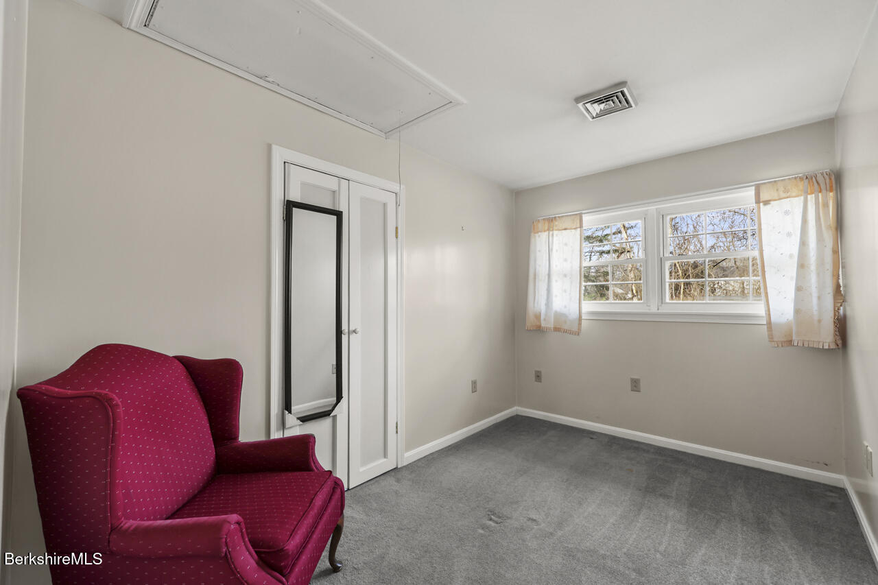 51 Bushey Road Pittsfield, MA 01201 - Photo 11 of 15 26