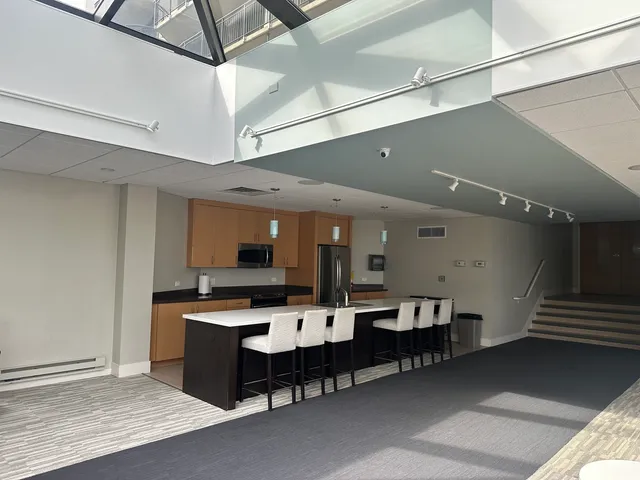 $159,900 | 6007 North Sheridan Road, Unit 6H, Chicago, IL 60660