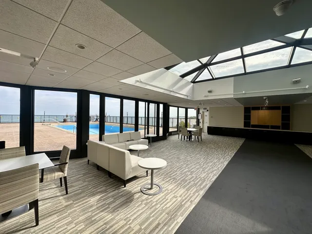 $159,900 | 6007 North Sheridan Road, Unit 6H, Chicago, IL 60660