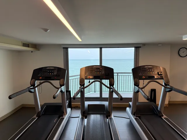 $159,900 | 6007 North Sheridan Road, Unit 6H, Chicago, IL 60660