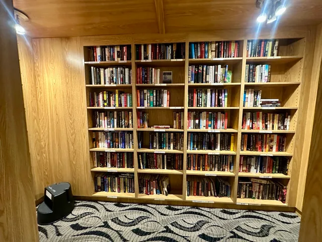 $159,900 | 6007 North Sheridan Road, Unit 6H, Chicago, IL 60660