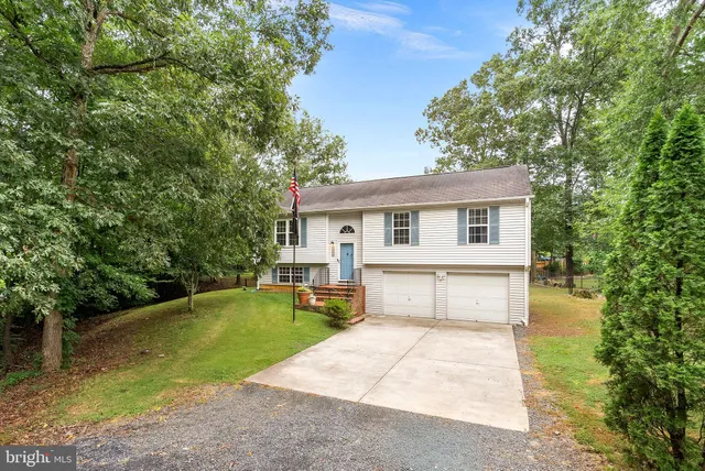 a house view with a outdoor space