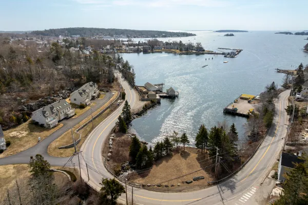 $699,000 | 5 Village Court, Unit 3, Boothbay Harbor, ME 04538