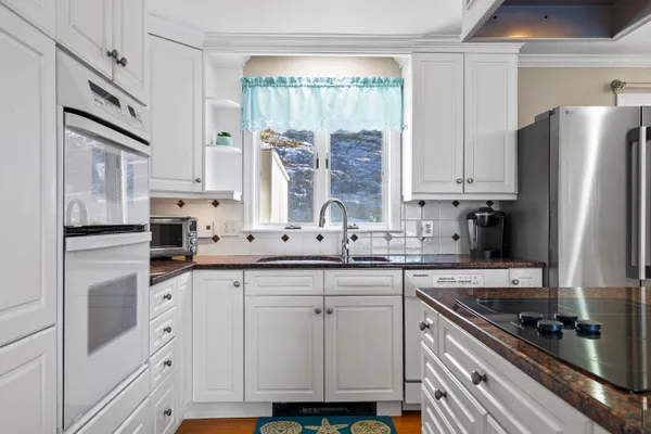 $699,000 | 5 Village Court, Unit 5, Boothbay Harbor, ME 04538