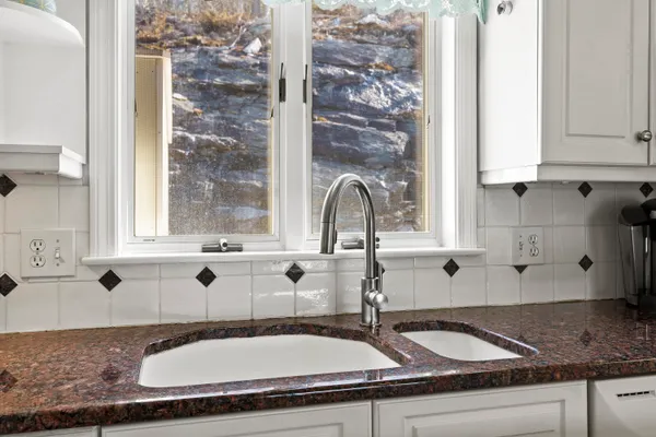 $699,000 | 5 Village Court, Unit 5, Boothbay Harbor, ME 04538