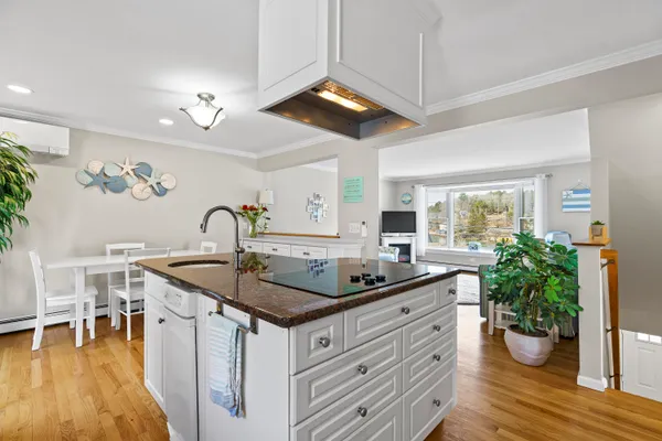 $699,000 | 5 Village Court, Unit 5, Boothbay Harbor, ME 04538