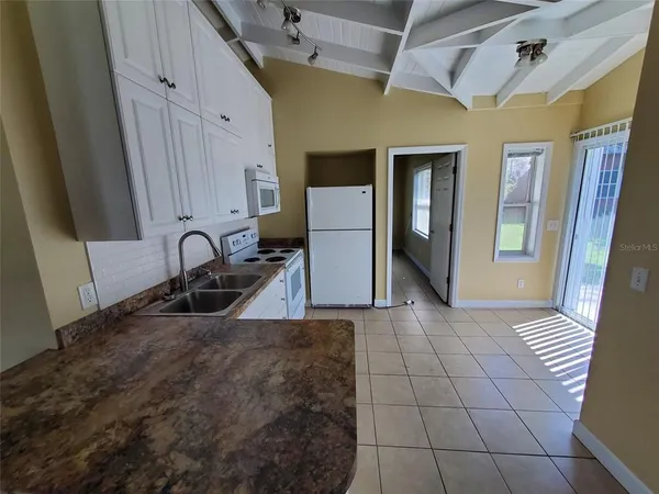 $1,100 | 37646 Hendley Avenue, Dade City, FL 33525