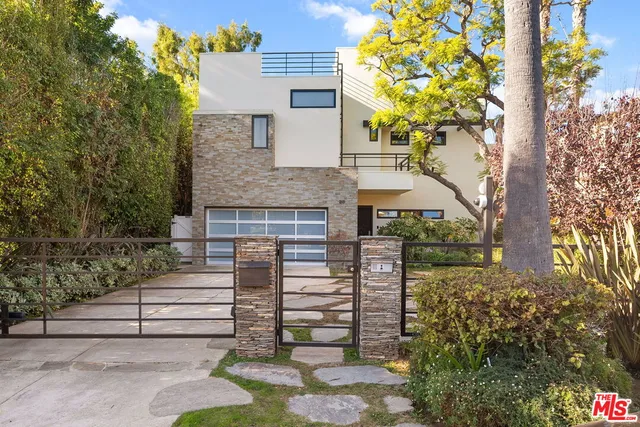 $17,995 | 215 South Anita Avenue, Los Angeles, CA 90049